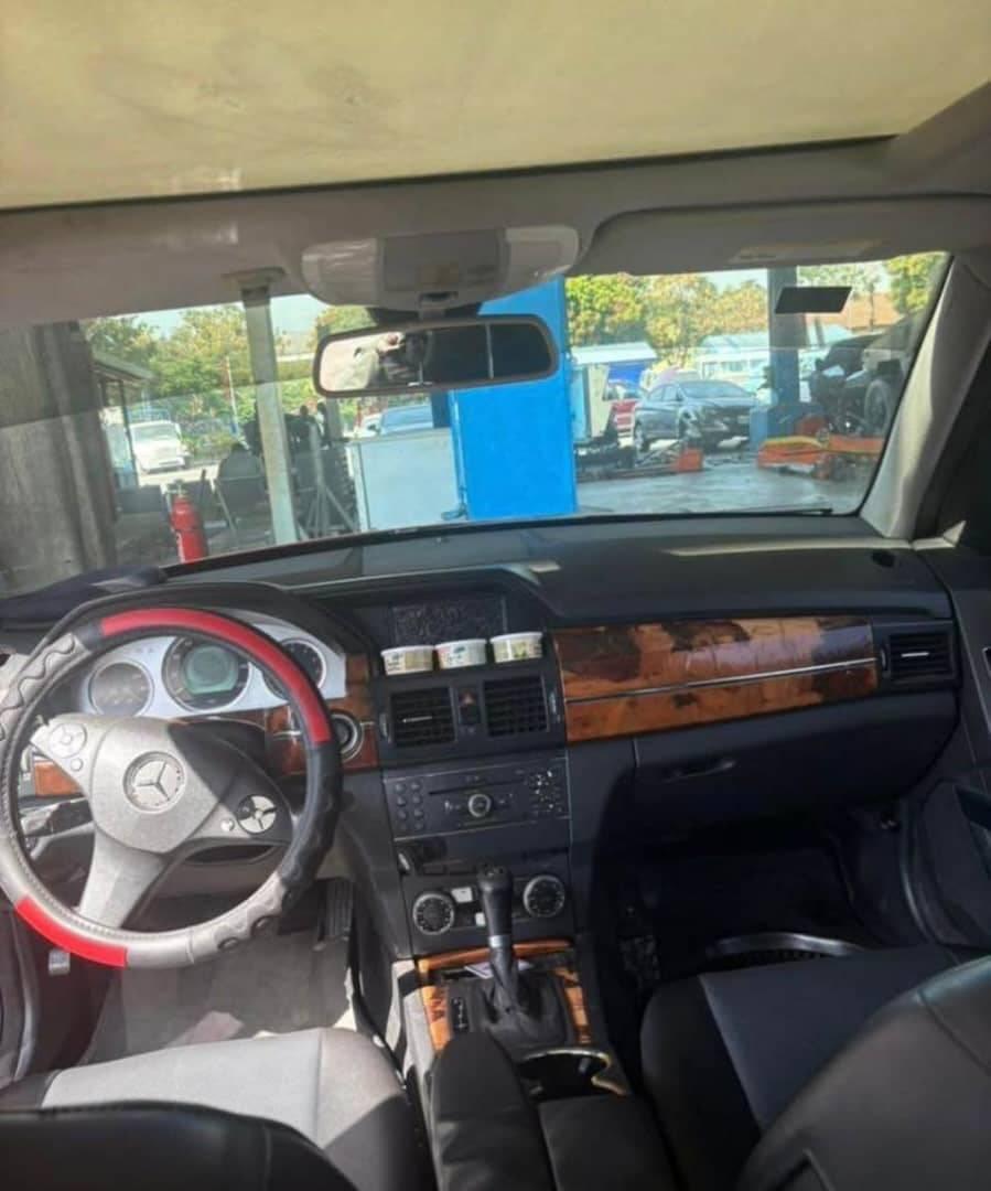 A picture of Mercedes Benz GLK 2010