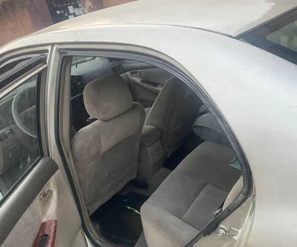 A picture of Toyota Corolla 2005 Painted Engine Gear and Ac are working