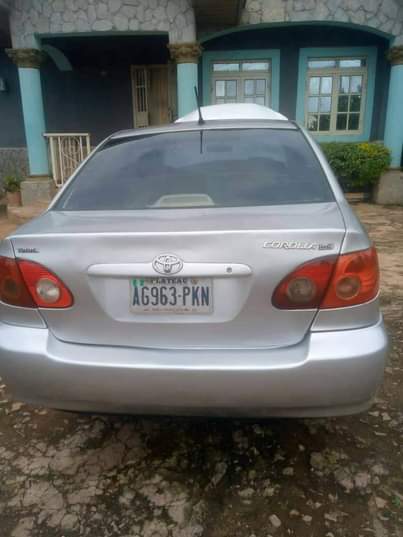 A picture of 2004 Toyota Corolla LE Good