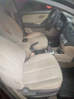 A picture of Hyundai Elantra 2008