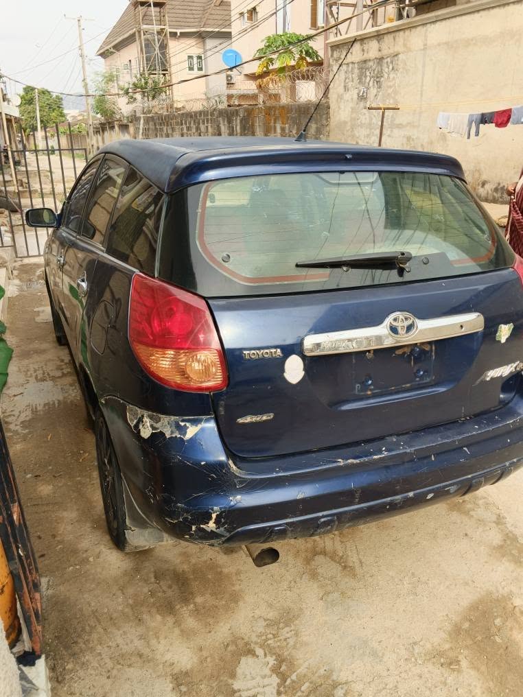 A picture of Toyota matrix 04