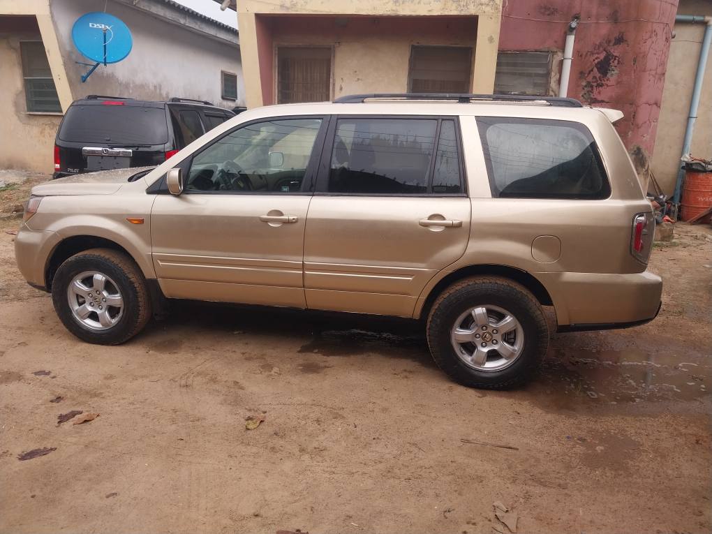 A picture of Honda Pilot 07 for sale call or WhatsApp08064945586