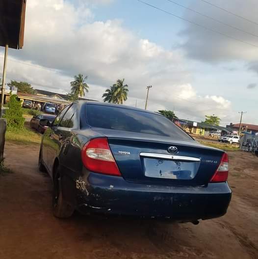 A picture of First body 2004 Toyota Camry
