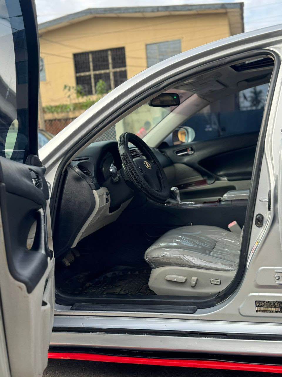 A picture of IS350