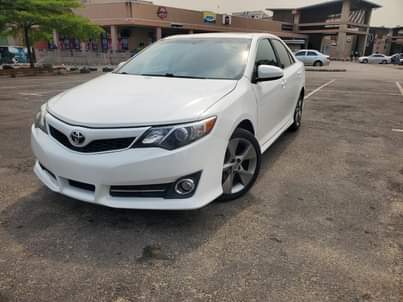 A picture of 2014 Toyota Camry sport tokumbo Keyless Price Amuwo odofin Lagos