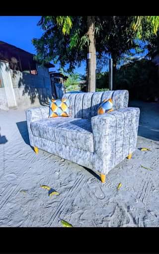 A picture of Nina UZA kabati za nguo bei 240 Sofa zipo tayari