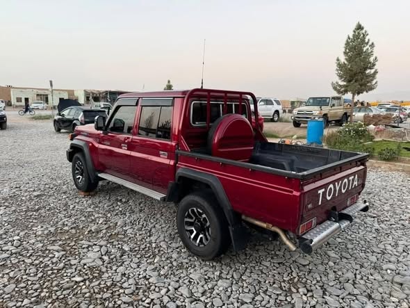 A picture of DAMAGED TOYOTA LANDCRUISER DOUBLE CAB READY TO BE IMPORTED UGX35M