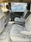 A picture of Toyota sienna 04