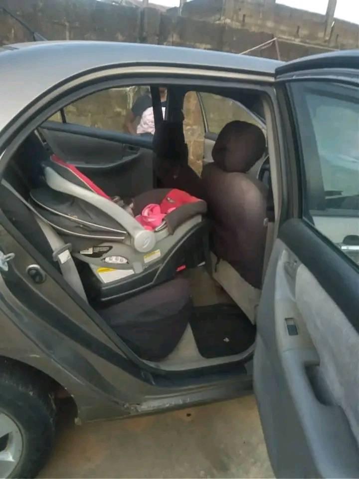 A picture of Toyota Corolla 04