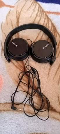 A picture of Headphone kali za waya used from Uingereza kwa 65 000