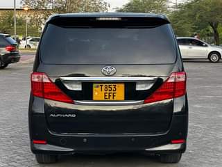 A picture of Toyoya Alphard on sale EFF gari ni nzuri sanaaaa