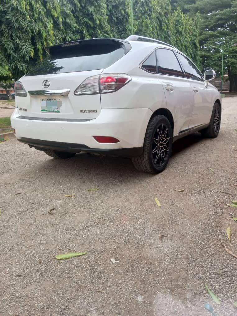 A picture of 2011 LEXUS RX350 First Body 