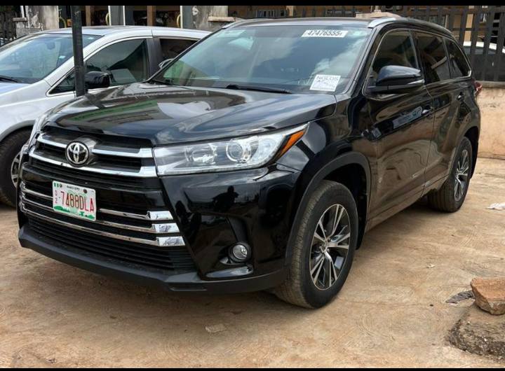 A picture of FOREIGN USED TOKUNBO TOYOTA HIGHLANDER 2016 XLE