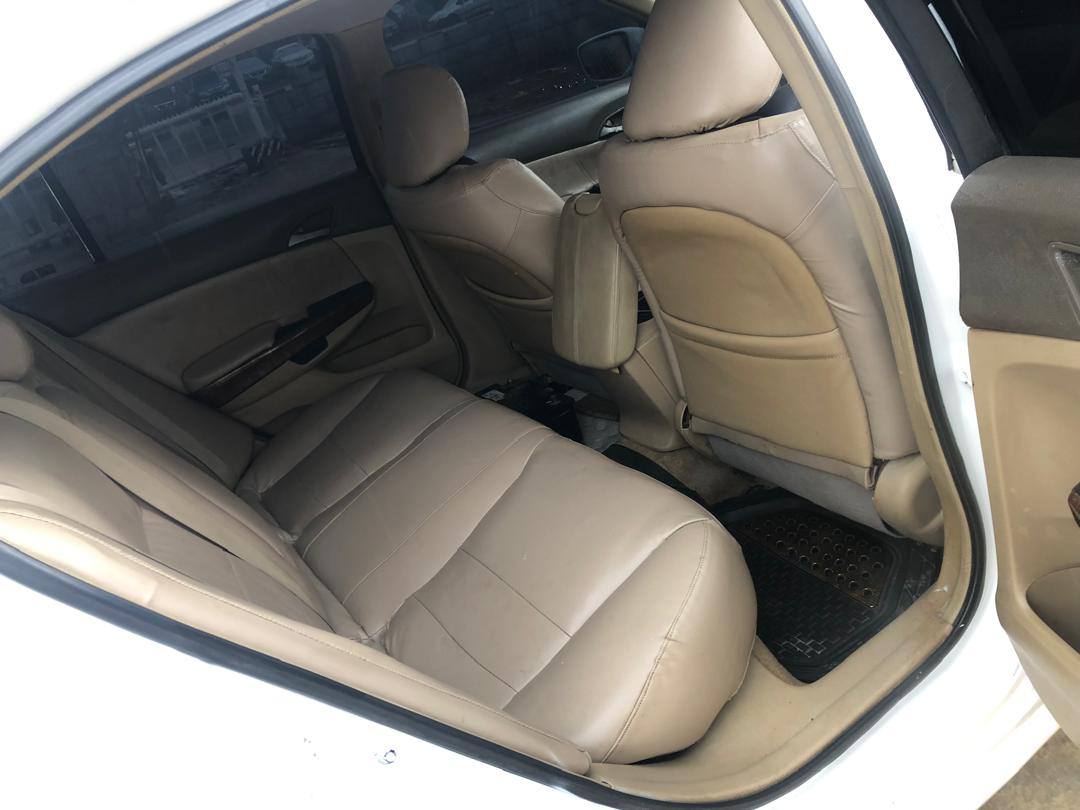 A picture of Honda Accord 012