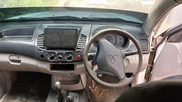 A picture of Mistubish pickup dkibin Injin diesel Full ac Gia manyu 0672032056