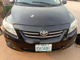 A picture of This two car s is very very perfect 1 Lexus