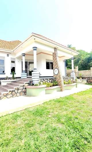 houses entebbe