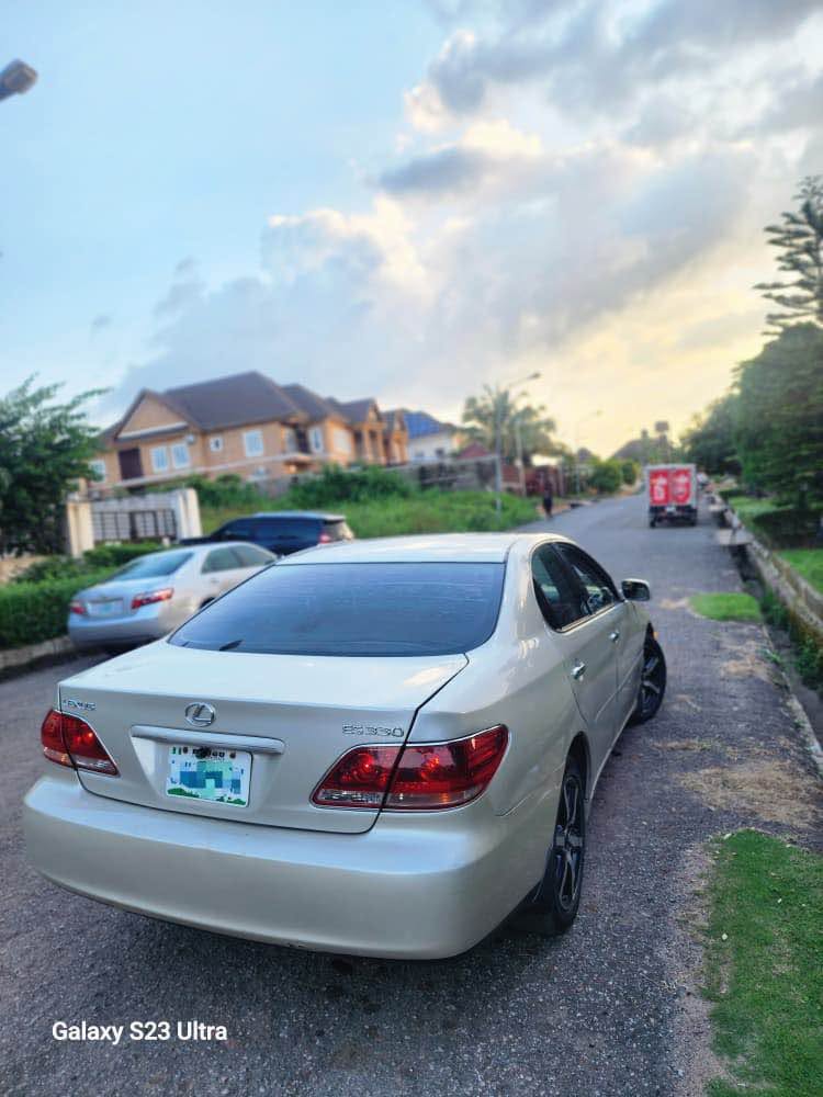 A picture of 2005 LEXUS Es330