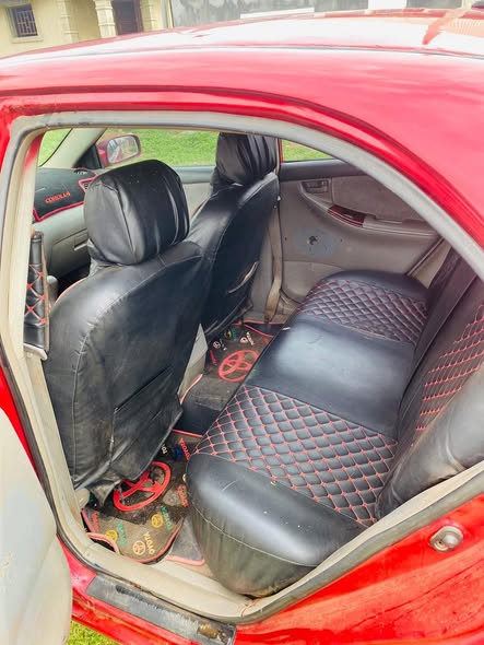 A picture of 04 Toyota Corolla