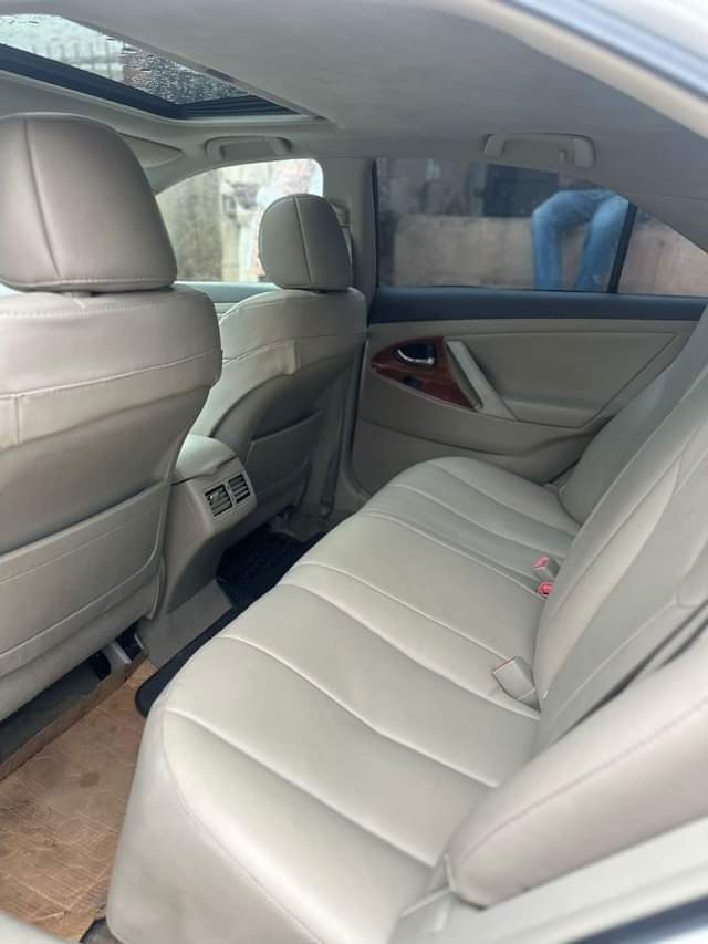 A picture of GOOD DEAL 2009 Toyota Camry XLE foreign used thumbstart V6