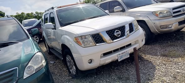 A picture of Nissan Pathfinder 2007