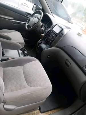 A picture of Toyota sienna