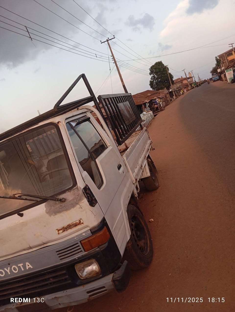 A picture of Toyota dain 100