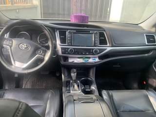 A picture of Toyota Highlander 2018