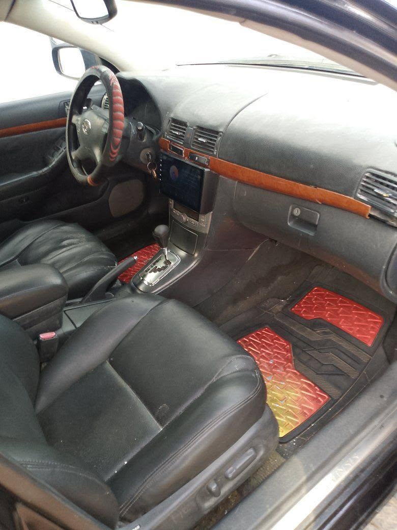 A picture of 2006 Toyota Avensis 06 06