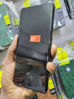 A picture of Samsung s21 ultra 1.4m 128gb and 12gb rom Ultra sonic