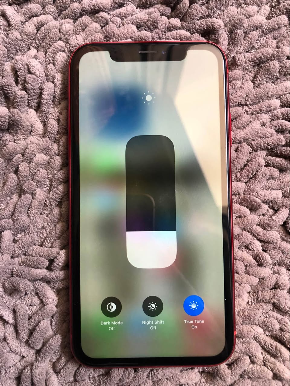 A picture of iPhone XR. 64gb