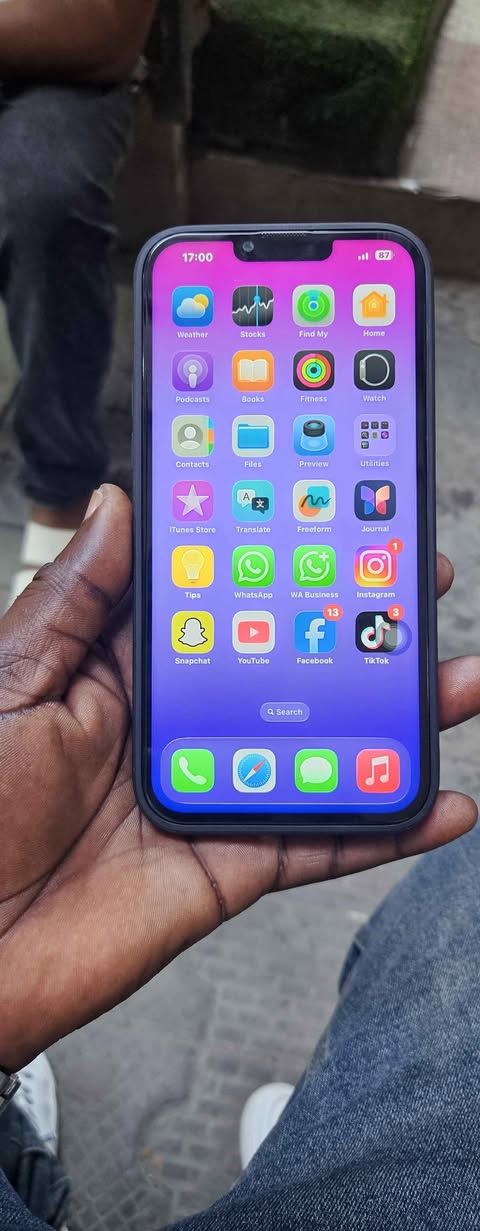 A picture of Iphone 13 pro max Gb 256 Bm Dm na cm
