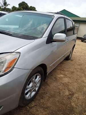 A picture of sharp Toyota sienna 06 partially first bod