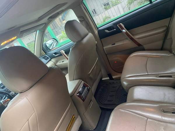 A picture of PARKZ AUTOS TOYOTA HIGHLANDER FULLEST OPTION 2013 MODEL UP FOR