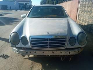 classifieds/cars mercedes