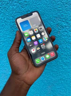 A picture of iPhone 11 PLAIN