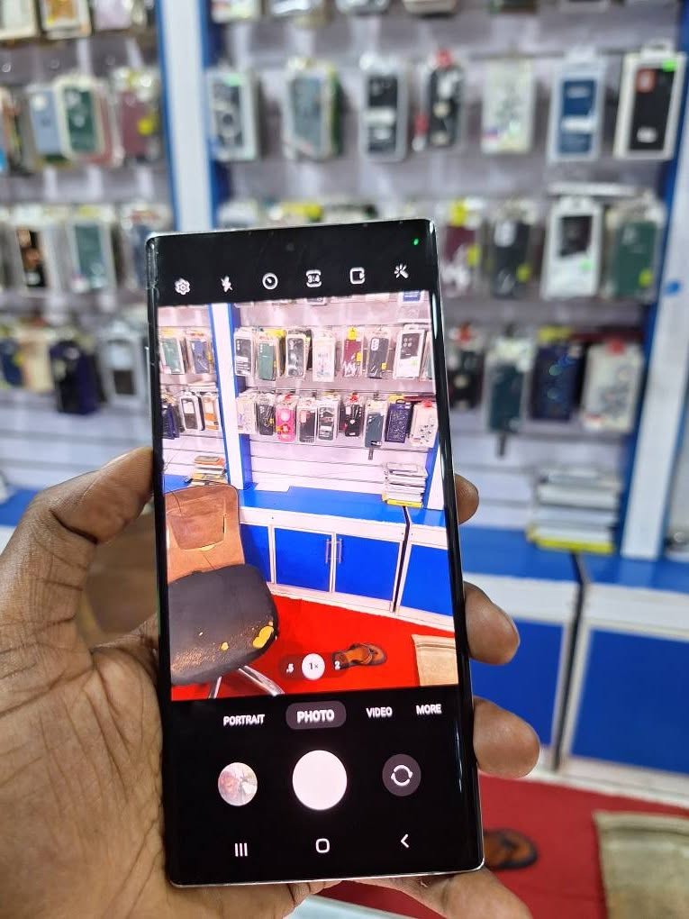 A picture of Samsung galaxy Note 10 plus 256gb Duos