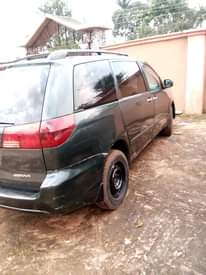 A picture of Toyota sienna 2008