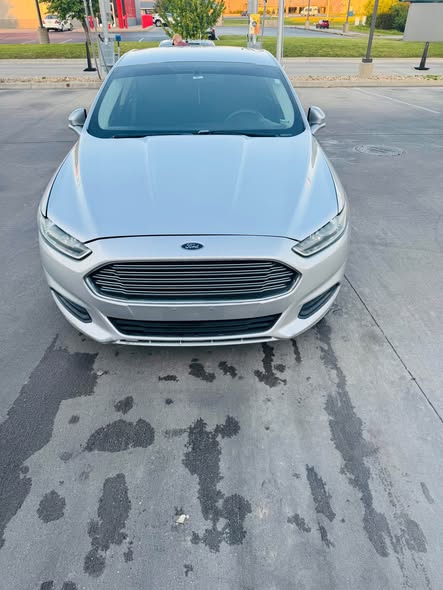 A picture of 2015 Ford fusion plug in hybrid