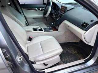 A picture of Benz c300 2009 model
