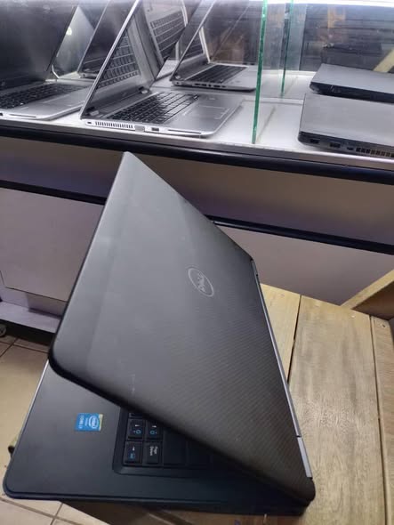 A picture of Dell i7 with 8gb Ram and 500gb HDD Touch screen