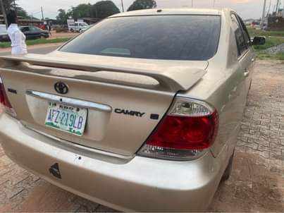 A picture of 2004 Camry car