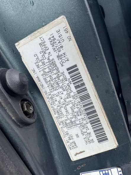 A picture of Toyota Sienna le 05 model