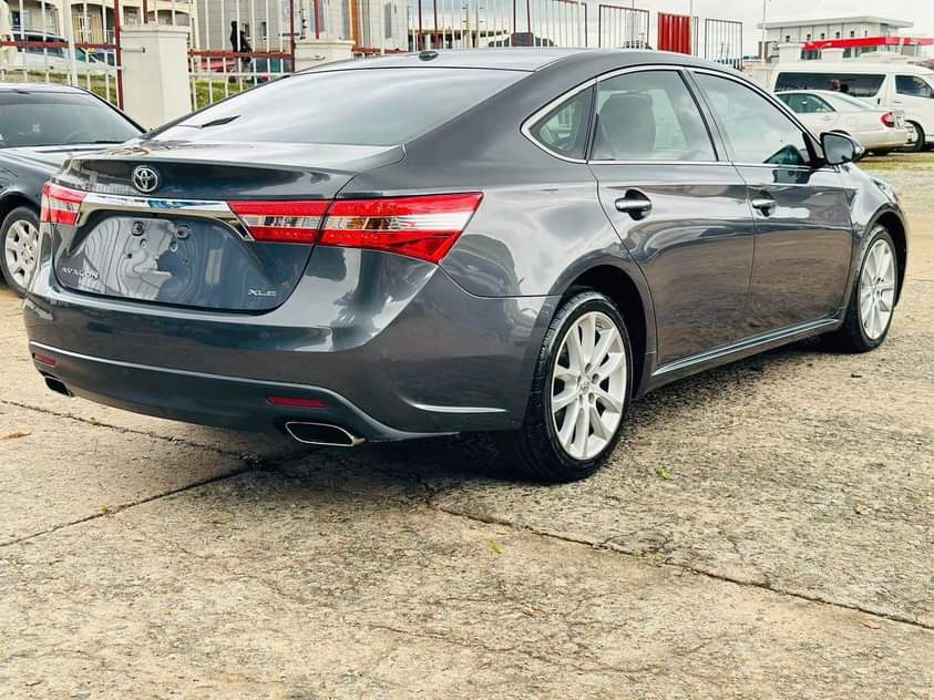 A picture of 2015 TOYOTA AVALON XLE DIRECT BELGIUM