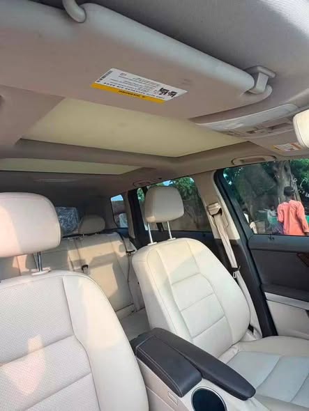 A picture of DIRECT BELGIUM MERCEDES BENZ GLK350 2015 MODEL RECENT DUTY KEYLESS