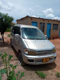 used toyota noah