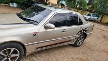 A picture of Neatly Used Mercedez Benz C230 Price 2 6mil Engine Gear