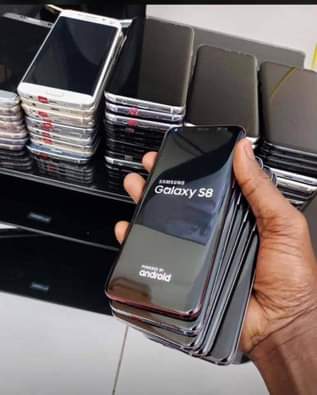 A picture of Genuine Samsung galaxy s8 pluses on sale