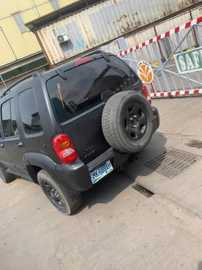 A picture of Dealers Mart Liberty Jeep 2006 Engine is sound Silent. Gearbox