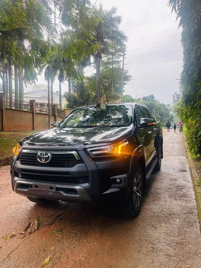 used toyota hilux